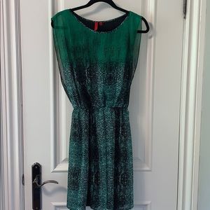 Pretty green dress (size medium)
